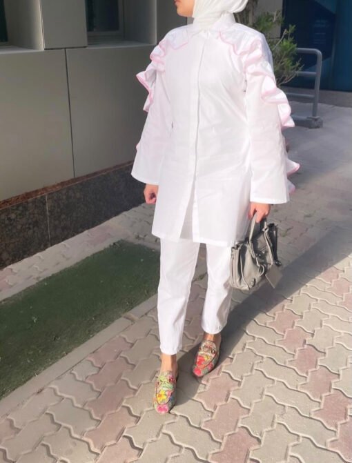 ⁦The pink line⁩ - الصورة ⁦4⁩